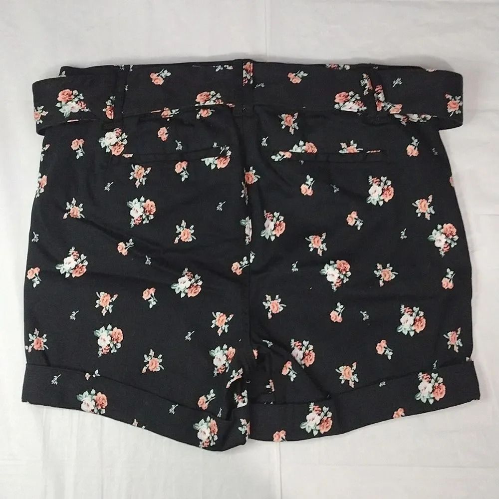 Torrid Black Pink Floral Mid Rise Stretch Sateen Belted Shorts SZ 12 - Picture 10 of 12